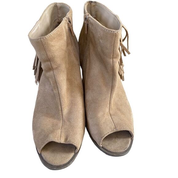 Charming Charlie open toe tan khaki colored suede tassel ankle booties size 7.5/ - Picture 4 of 6
